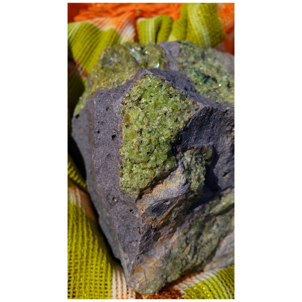 large 💚 peridot specimen from San Carlos Mine - Picture 2 of 5